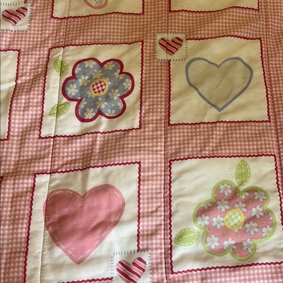 Pink and White Floral Heart Comforter - Picture 4 of 10